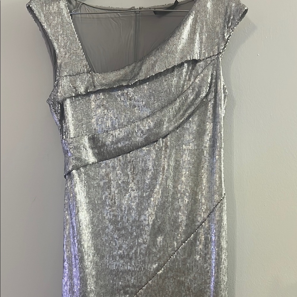 Donna Karan - Silver Sequin Dress size 8 - Picture 3 of 9
